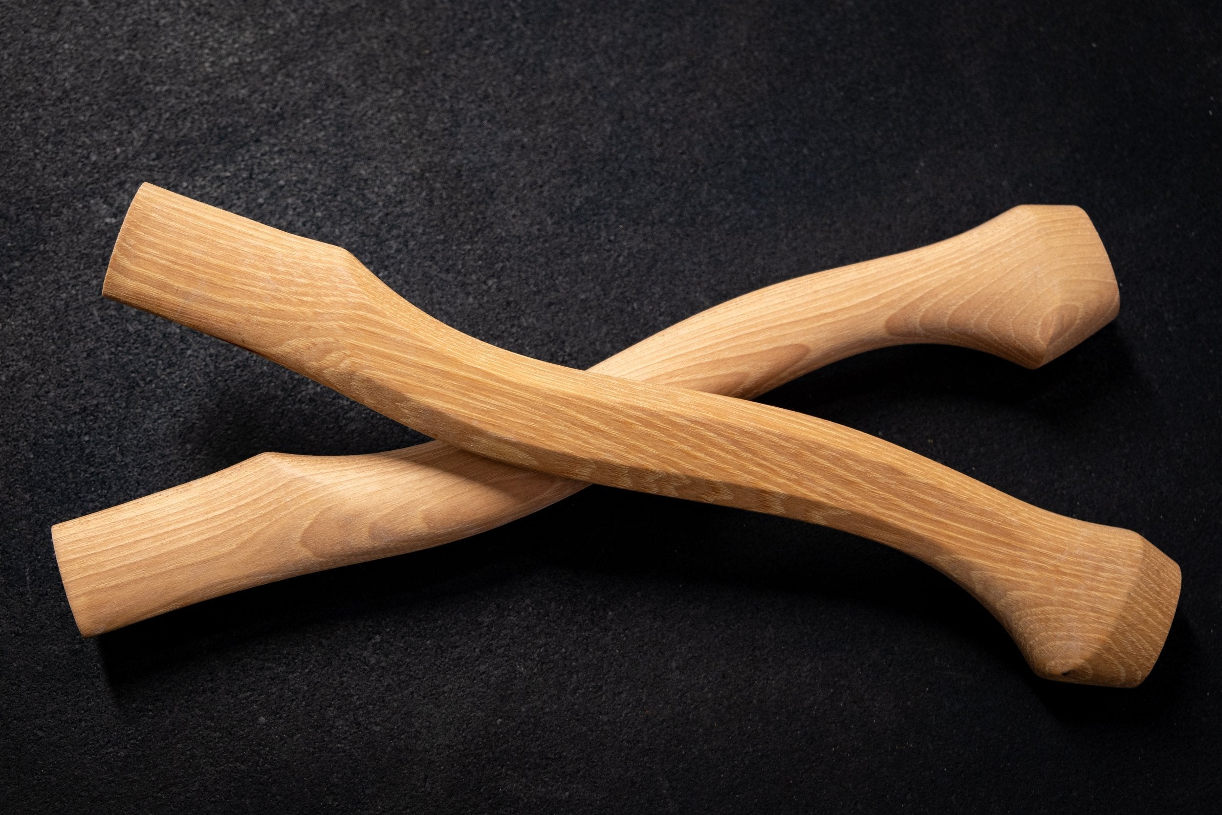 Octagonal VS Oval Handles